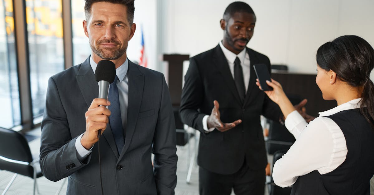 技术支持和游戏社区的互动：真实的还是虚假的